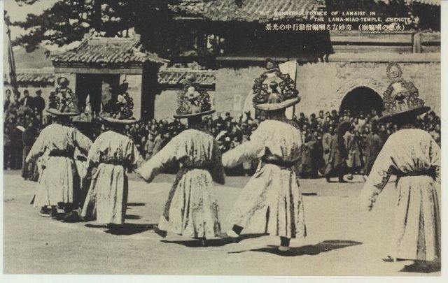 寺院僧众仪式场景