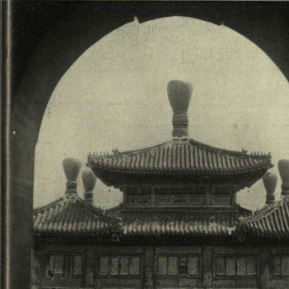 寺院殿宇：月洞门内景
