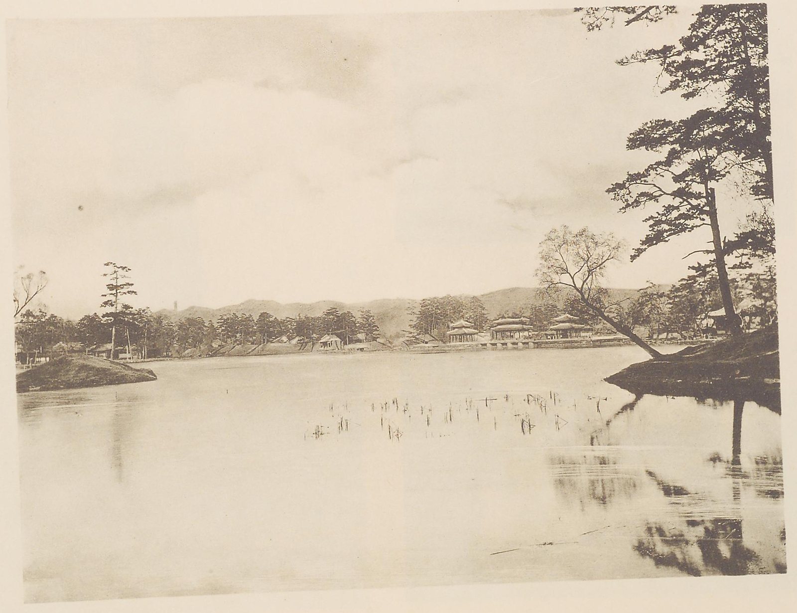 热河行宫湖景