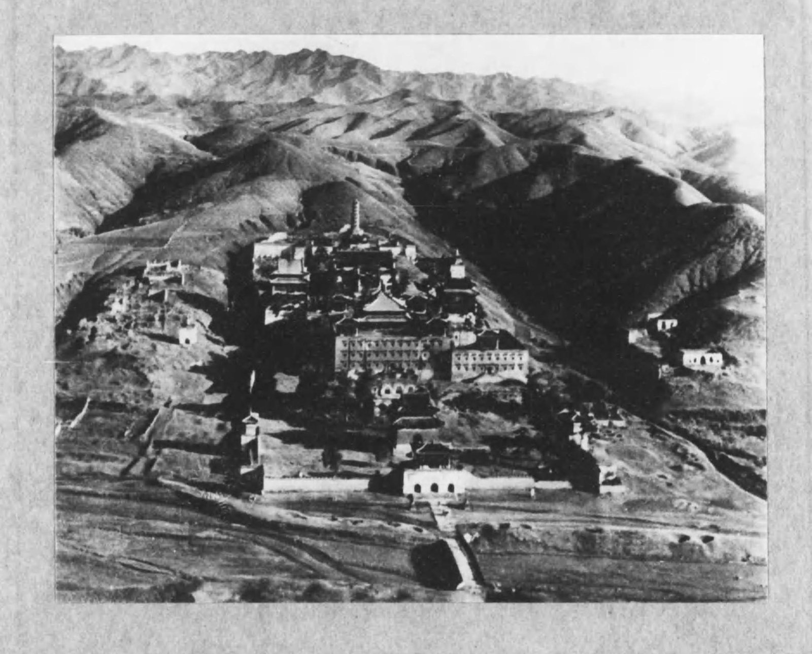 山间聚落与热河线线路