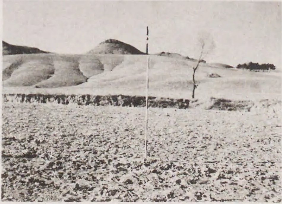 砾堆上游坝址右岸