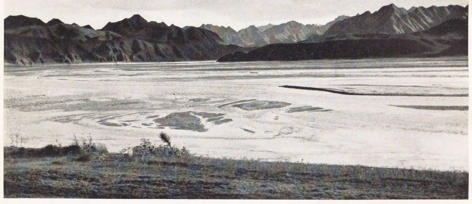 河滩与远山（一）