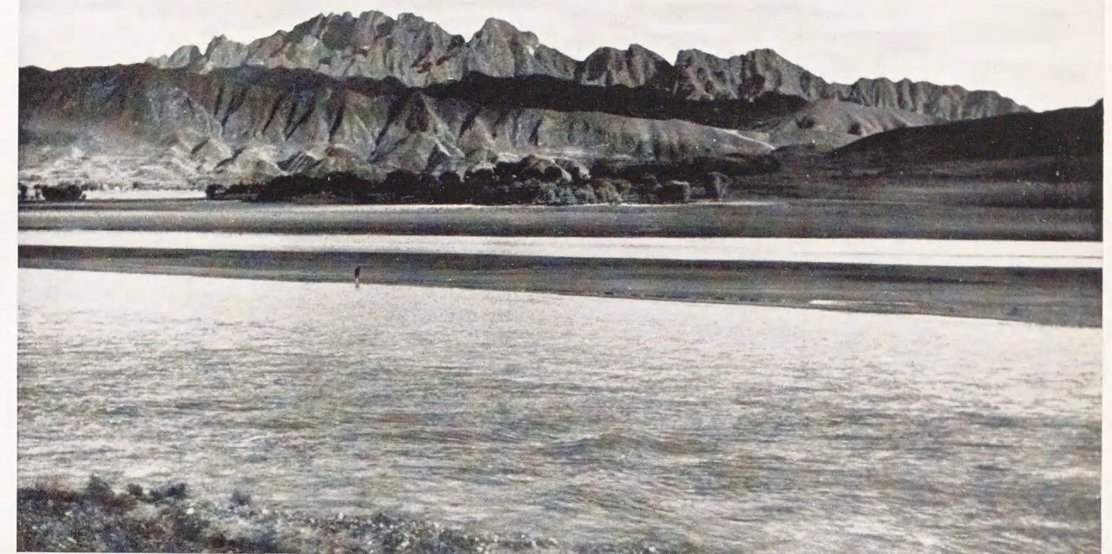 河滩与远山（二）