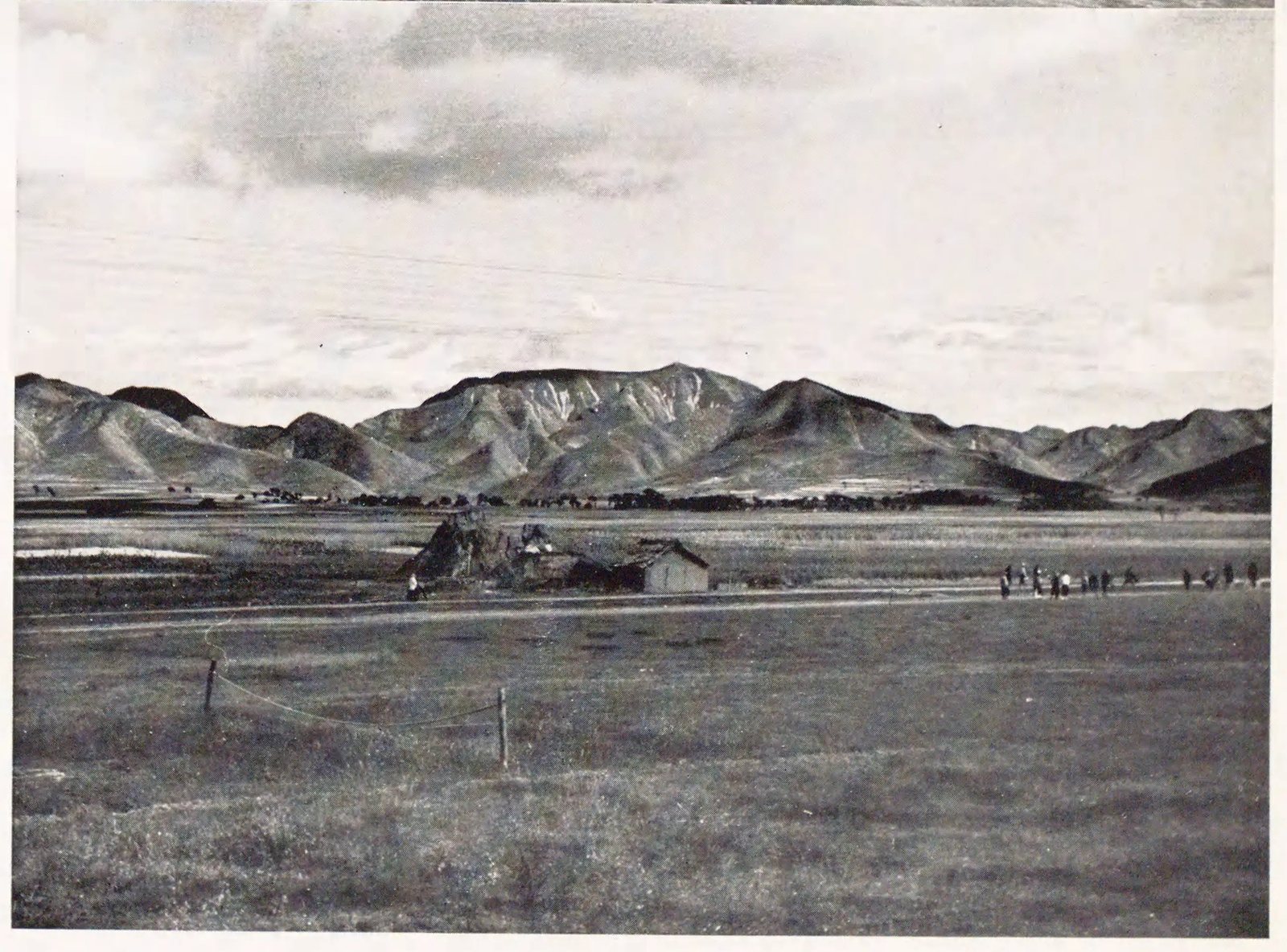 河谷与远山