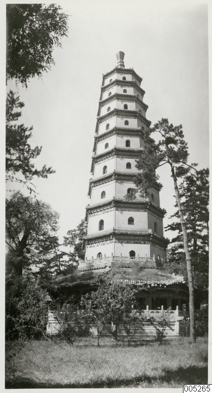 避暑山庄永佑寺舍利塔