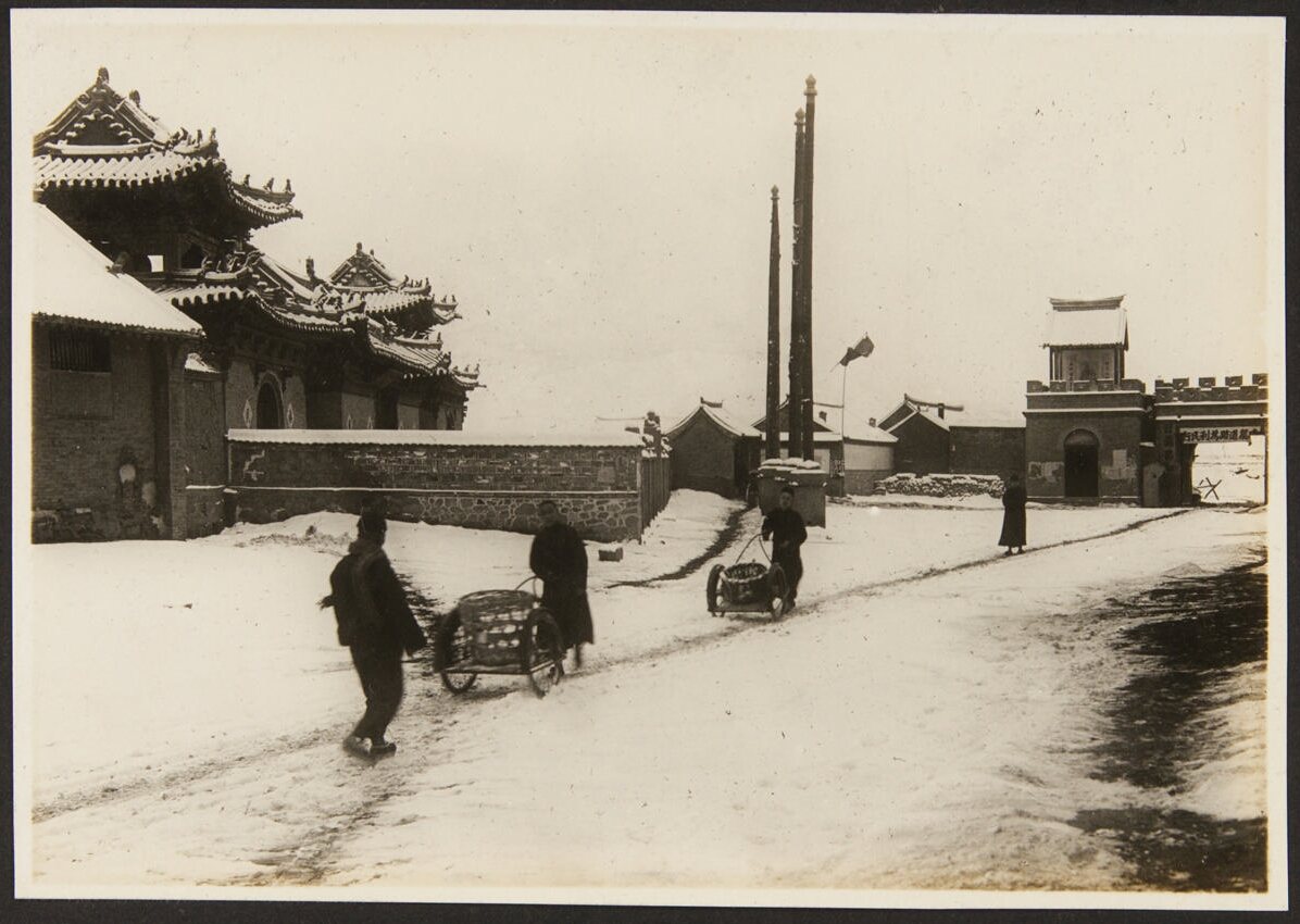关帝庙雪景 （热河省凌源）