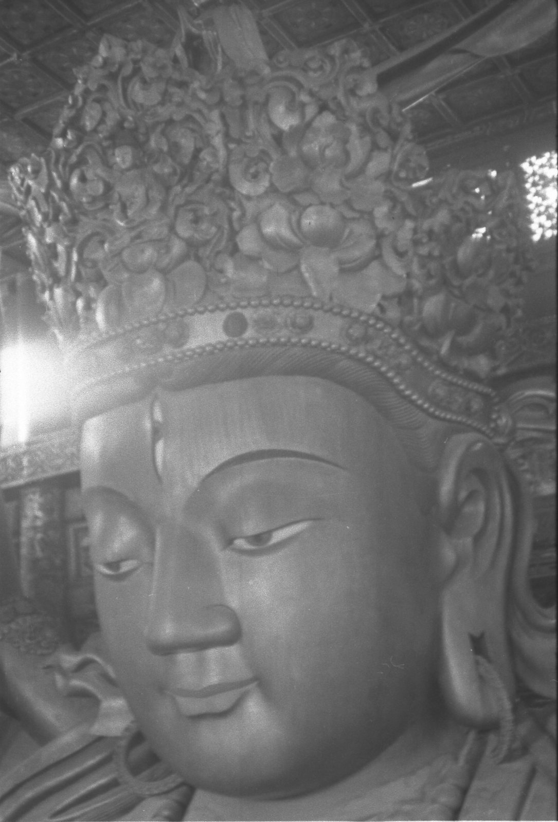 承德大佛寺主殿大佛像