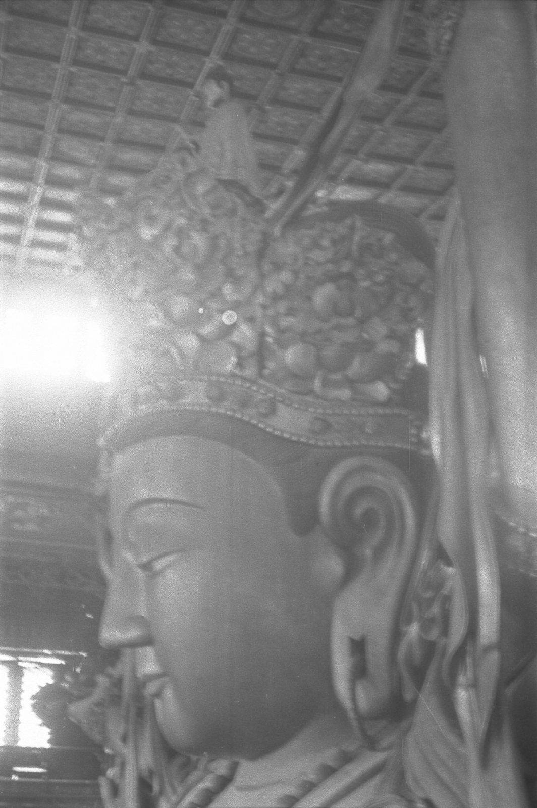 承德大佛寺主殿大佛像