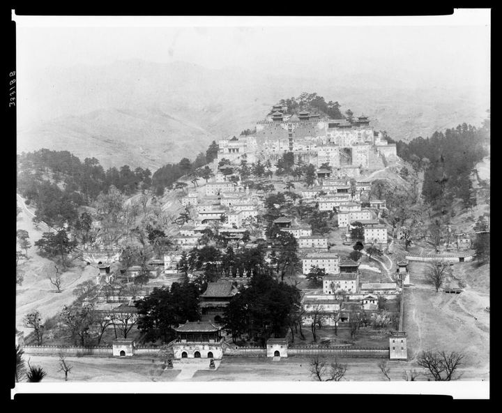 热河寺庙山景