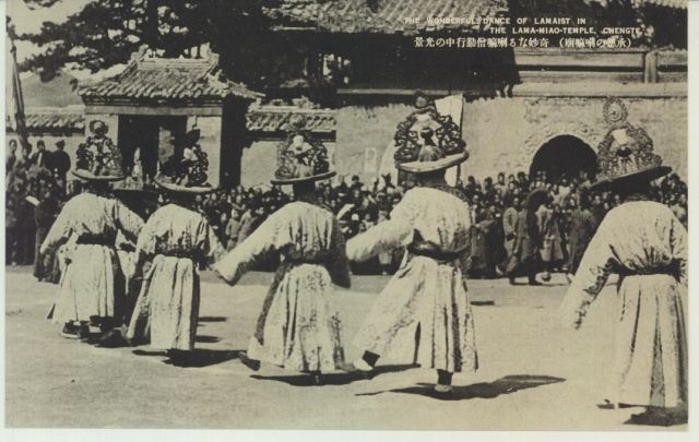 寺院僧众仪式场景