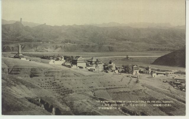 山地寺院远望