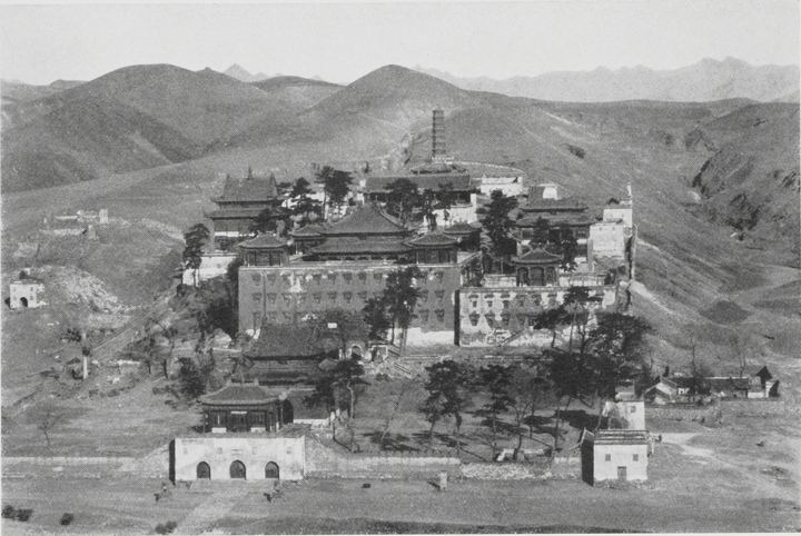 自避暑山庄所见须弥福寿之庙全景