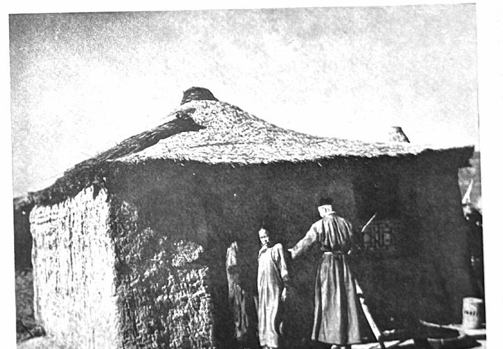 东翁牛特贝子府从蒙古包向汉人住宅过渡的住房