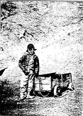 Coal carts and labourers in 1916