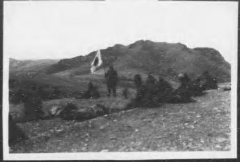 九佛堂地区调查人员与山地