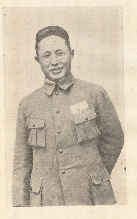 军装男子肖像