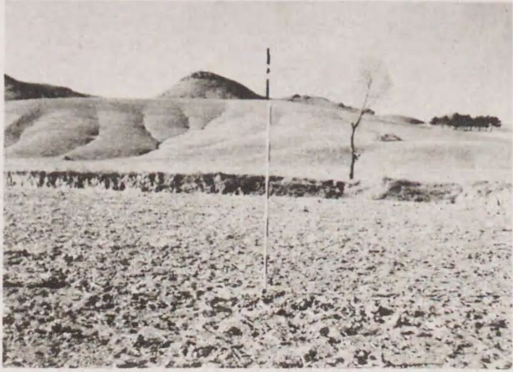 砾堆上游坝址右岸