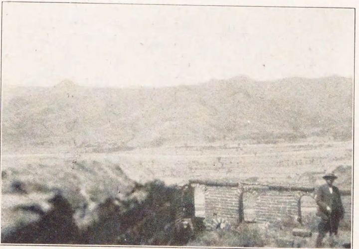 从喜峰口北侧长城眺望北方山岳