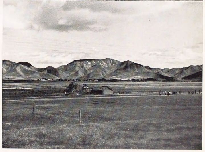 河谷与远山