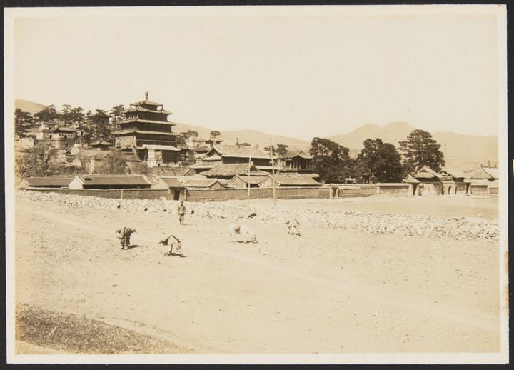 普宁寺远眺